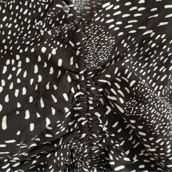 NWT Roxy Spirit Awakes Black and White Polka Dot Spring Patterned Romper Size M - Picture 6 of 11